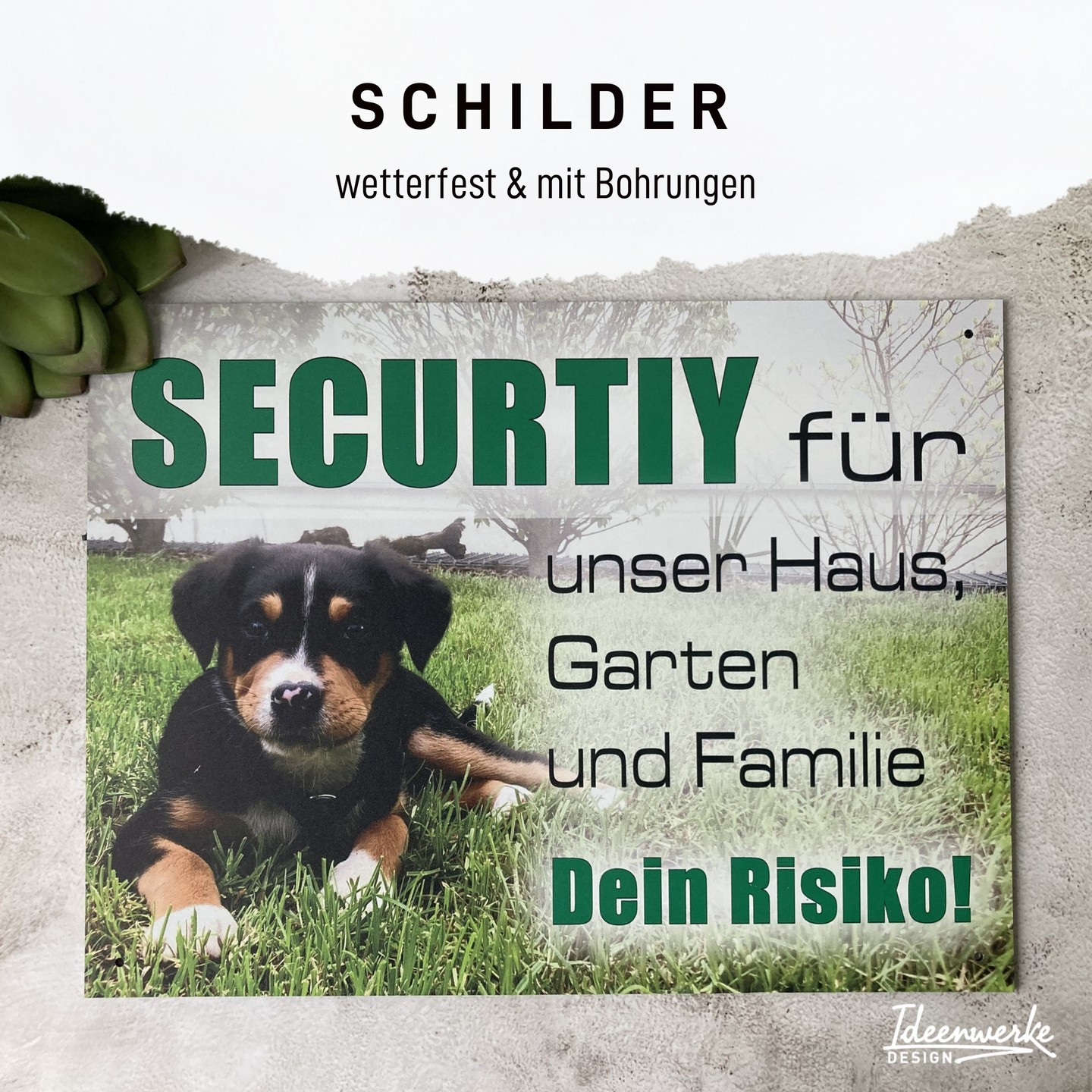 Das ist doch mal eine süße Security! Allerdings weiß man so auch genau was einen erwarten kann.
Das wetterfeste Aluminiumschild mit Druck und den schon vorbestellten Bohrlöchern ermöglicht ein schnelles anbringen. 
#hundeschild #dogsecurity #wetterfest #alu #personalisiert #design #grafikdesign #eppingen